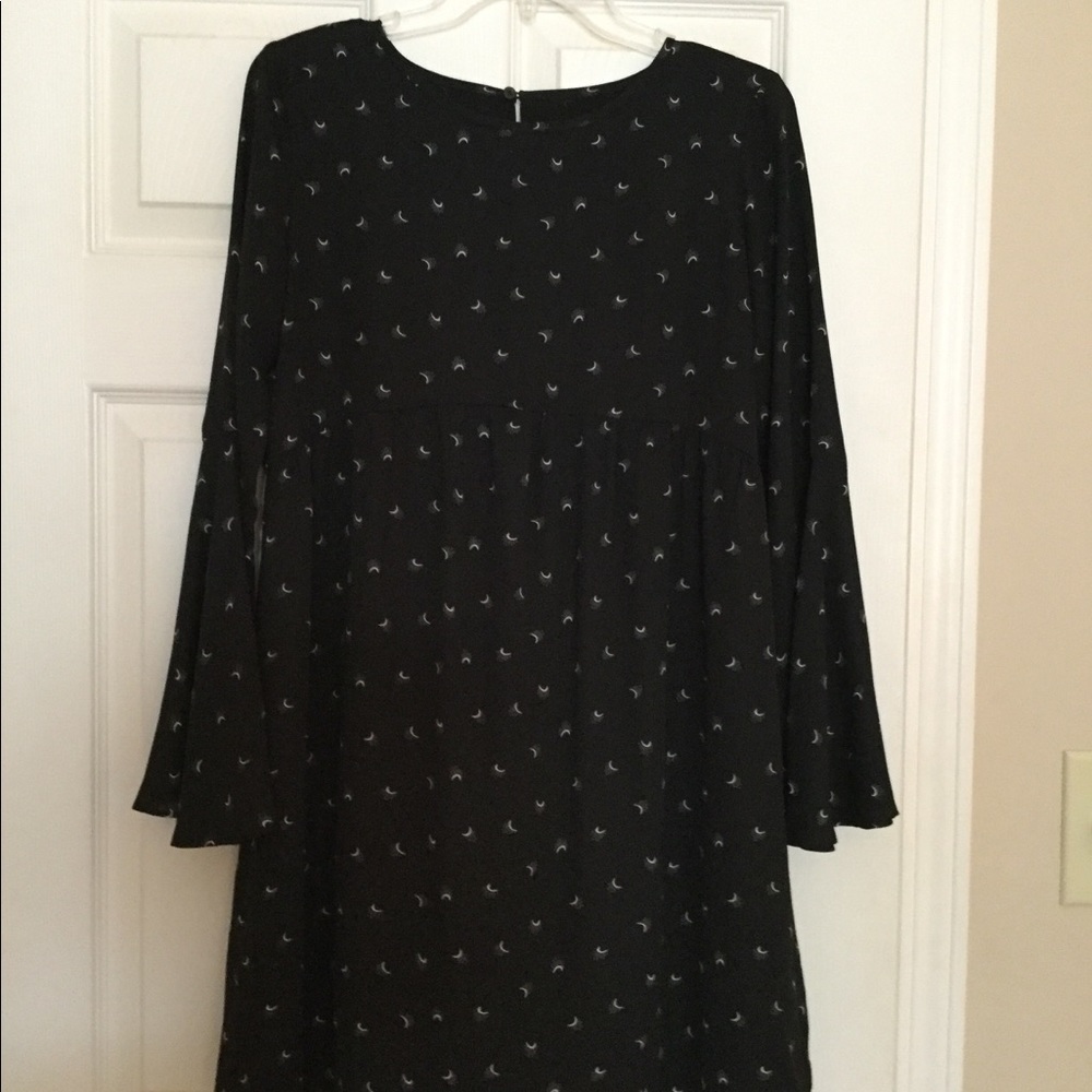 EUC Loft Bell-Sleeve Dress